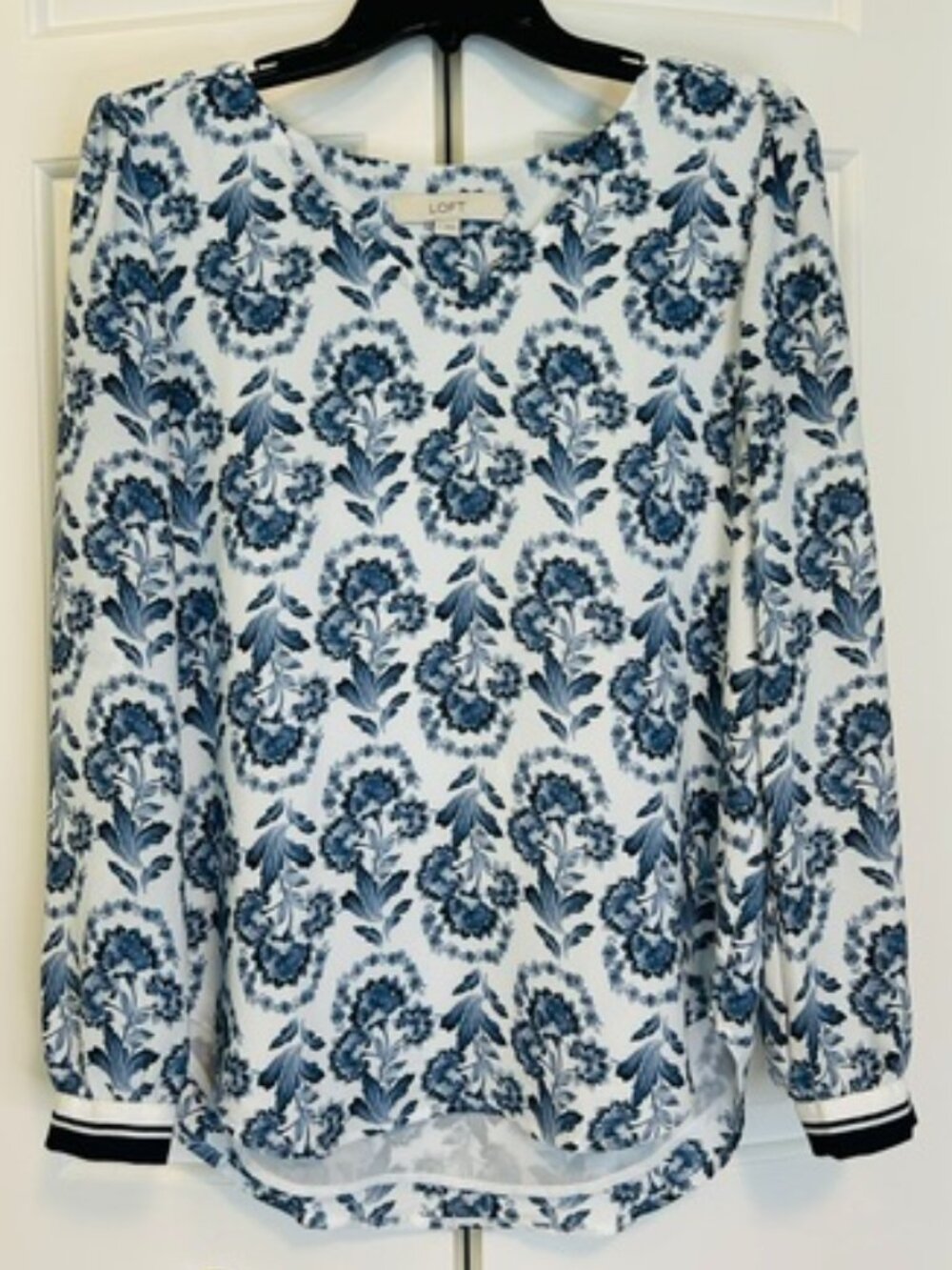 LOFT White & Blue Floral Lined Long Sleeve Blouse Size S EUC